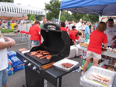 Cooking 500 hotdogs
